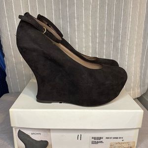 YSL Runway Wedge in Brown Suede